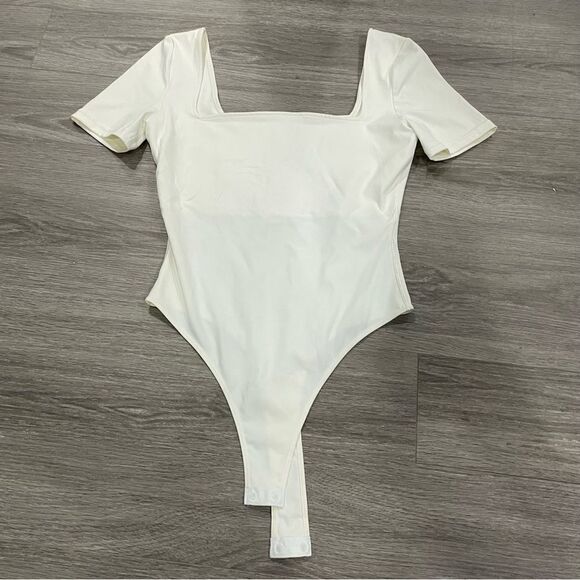 3/$25 ✺ Commense White Square Neck bodysuit M NWT - Picture 1 of 6